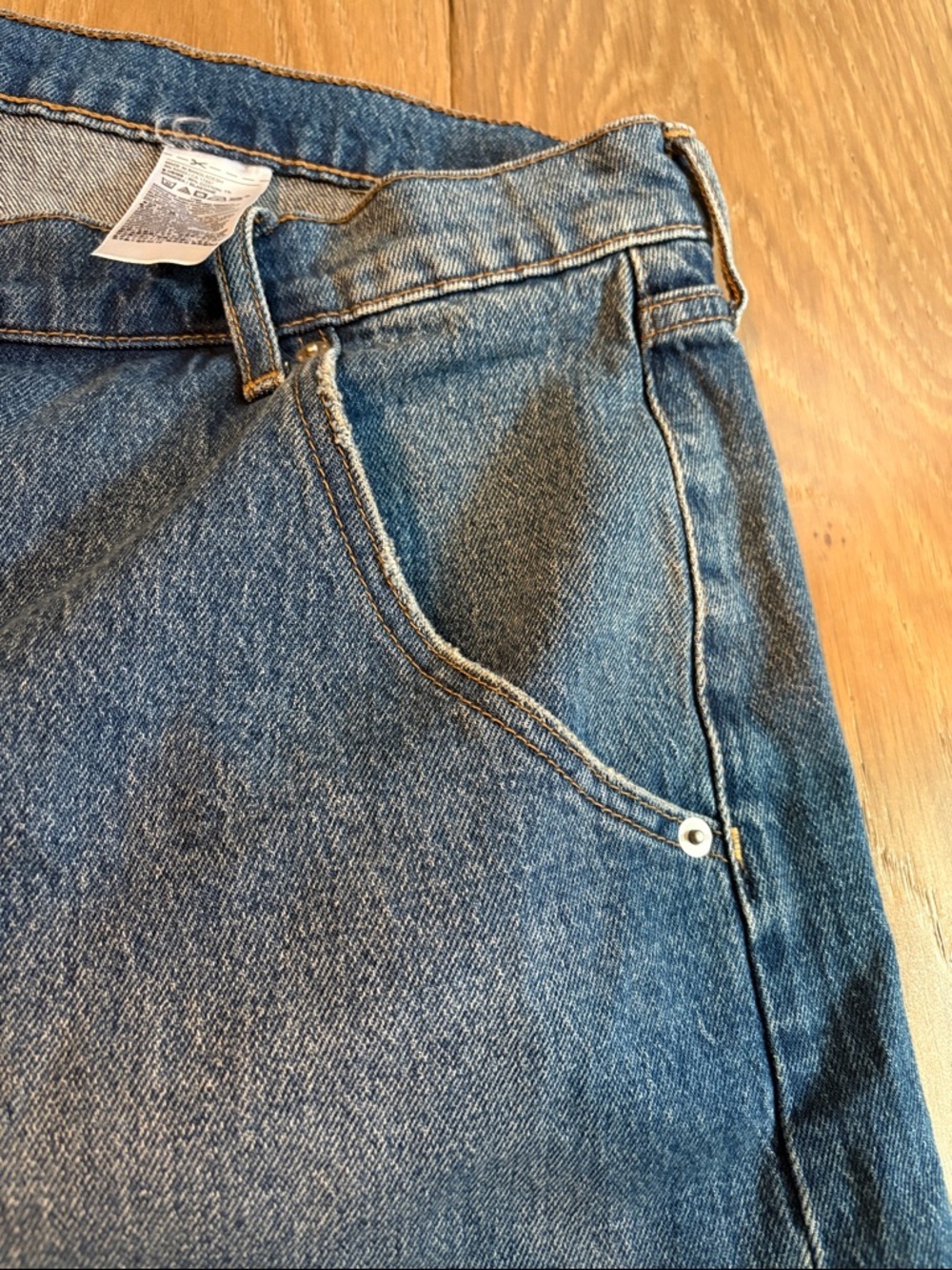 Banana Republic Size 34/18 Women's Blue Denim Button Fly Medium Wash Shorts - Picture 6 of 12